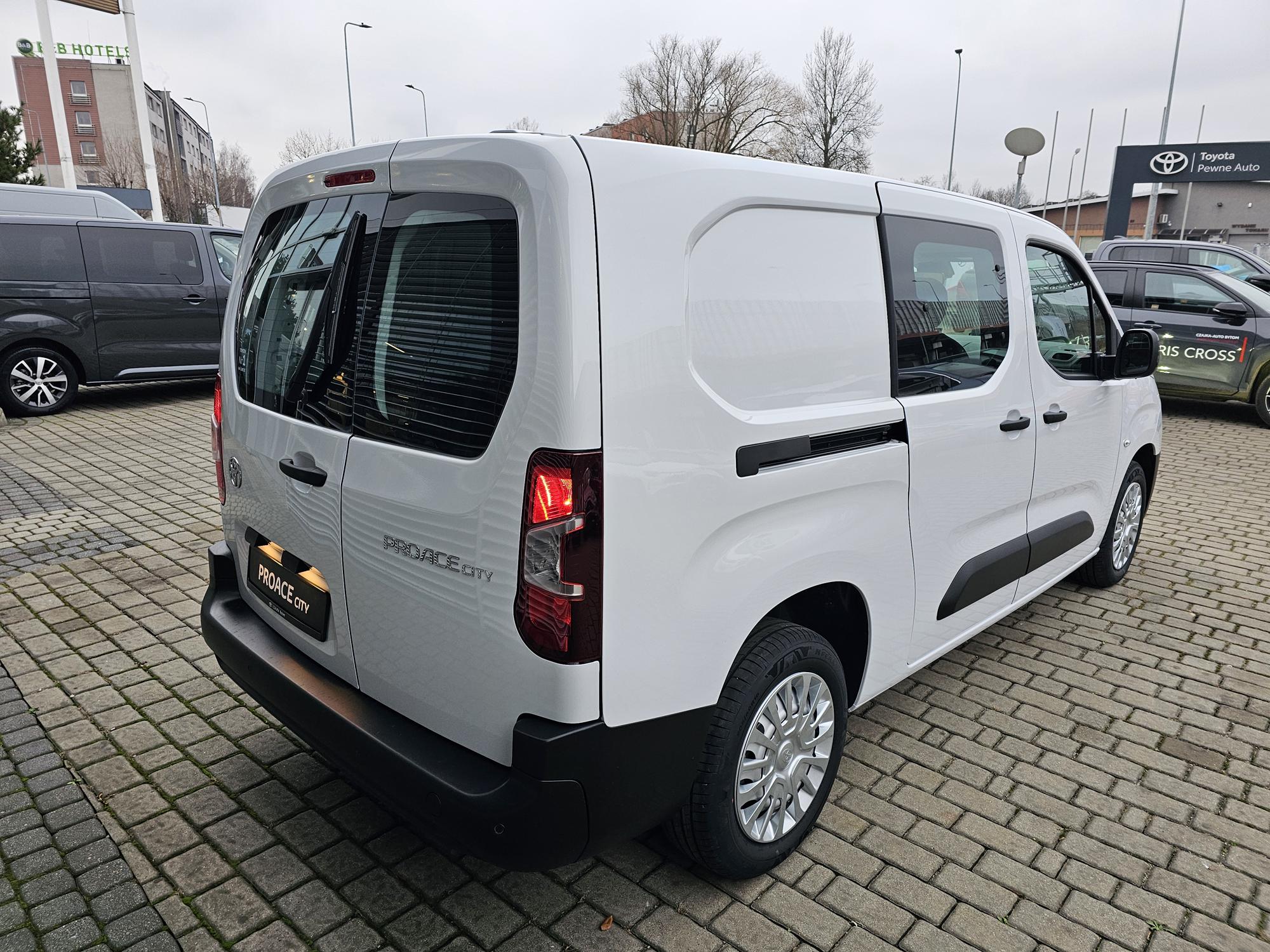 Toyota Proace City Brygadowy 130 KM  - Toyota Czajka