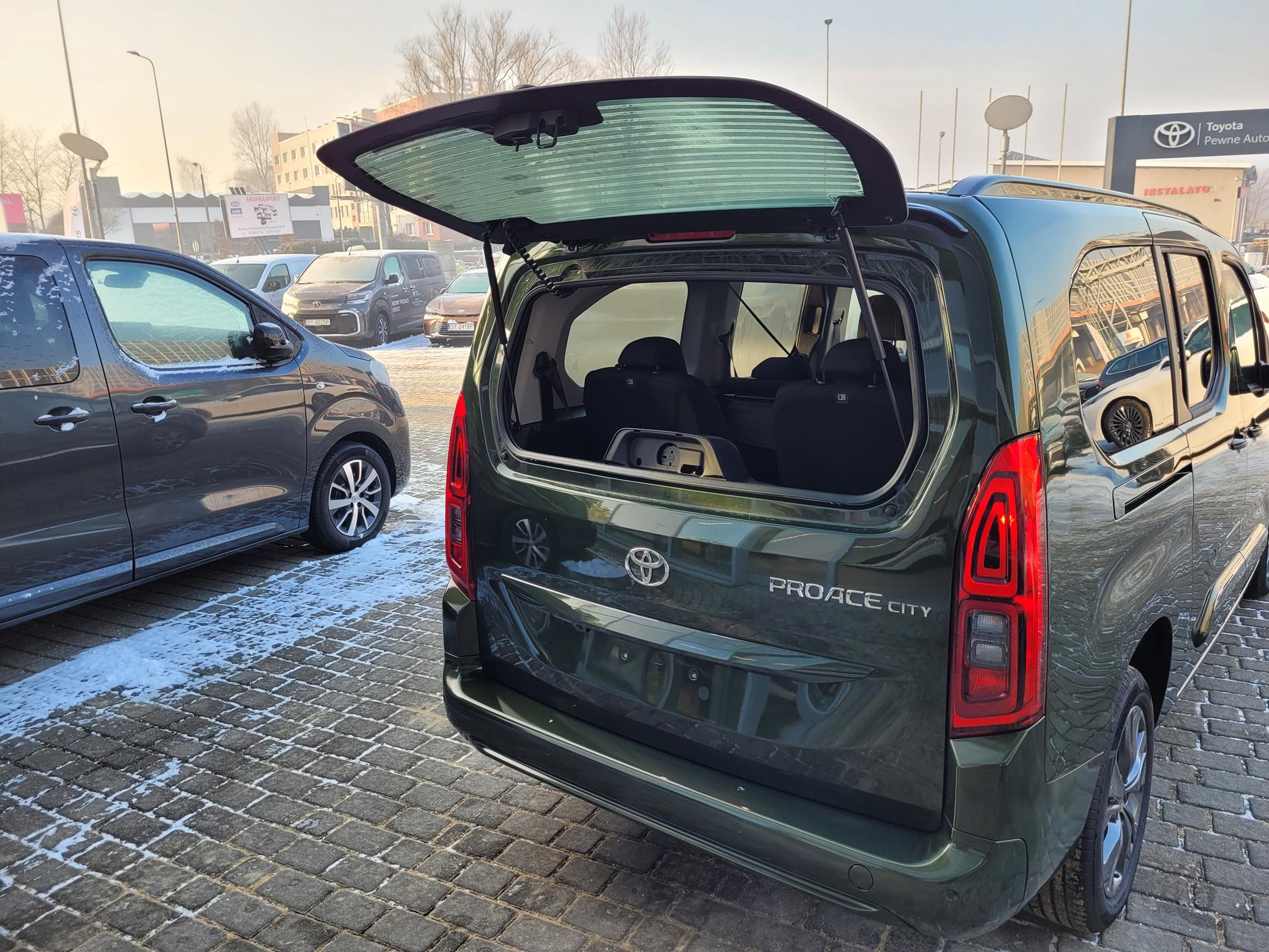 Proace City Verso Family 7 os. - Toyota Czajka