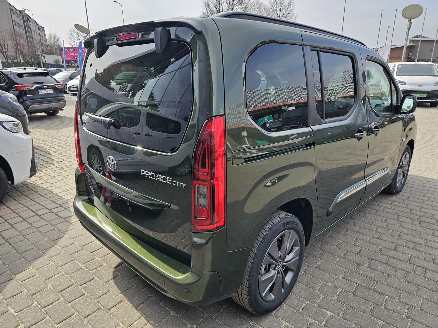Toyota Proace City Verso Family - Toyota Czajka