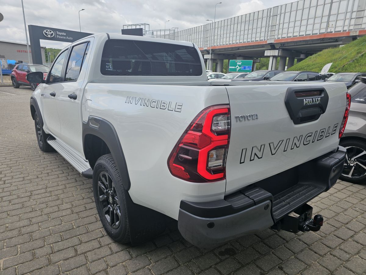 Toyota Hilux Invincible - Toyota Czajka