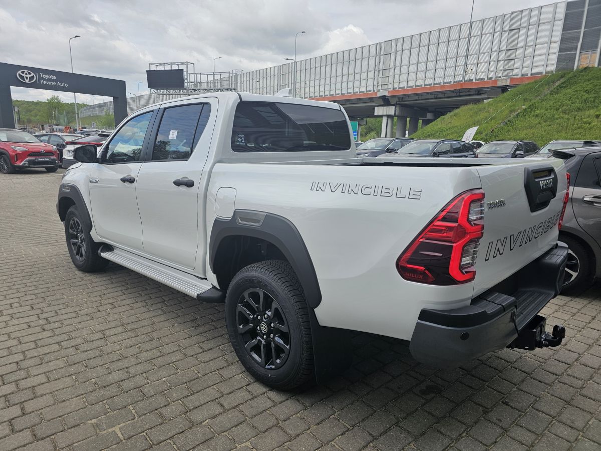 Toyota Hilux Invincible - Toyota Czajka