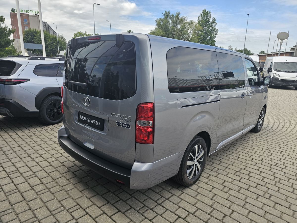 Toyota Proace Verso 2.2 180 KM Family - Toyota Czajka