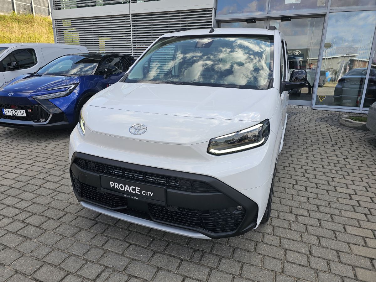 PROACE CITY VERSO Family Automat - Toyota Czajka