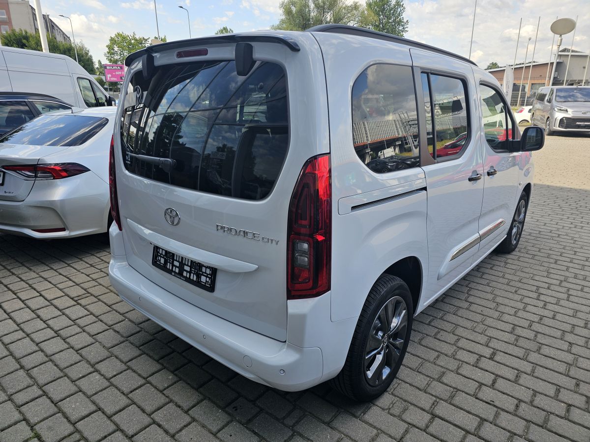 PROACE CITY VERSO Family Automat - Toyota Czajka