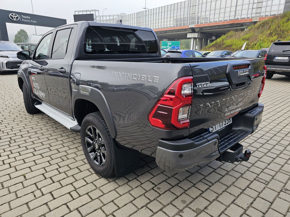 Toyota Hilux Invincible - Toyota Czajka