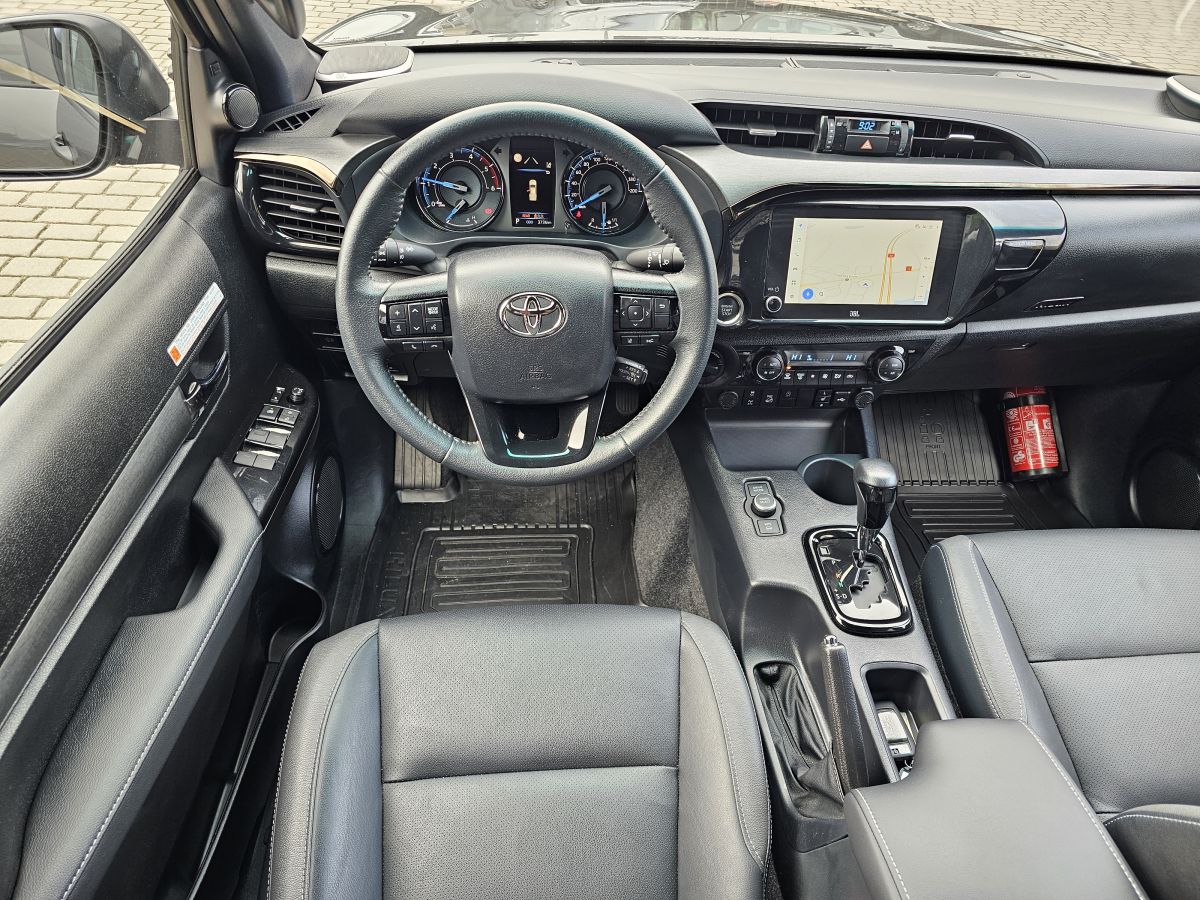 Toyota Hilux Invincible - Toyota Czajka