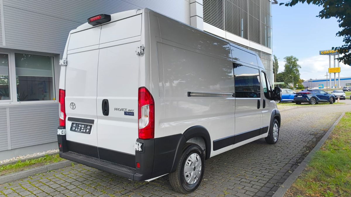 Toyota Proace L3H2 Brygadowy - Toyota Czajka