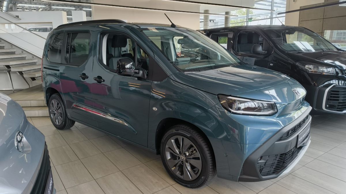 Toyota Proace City Verso VIP - Toyota Czajka